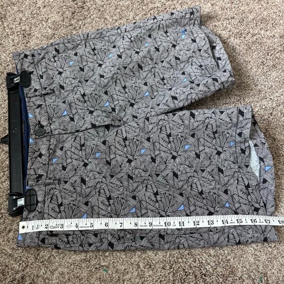 Tommy Bahama Abstract Print IslandZone Performance Golf Men’s Shorts 32X8 - Picture 3 of 9